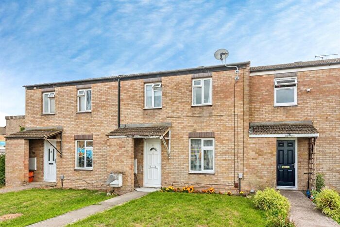 3 Bedroom Terraced House For Sale In Cottington Close, Freshbrook, Swindon, SN5