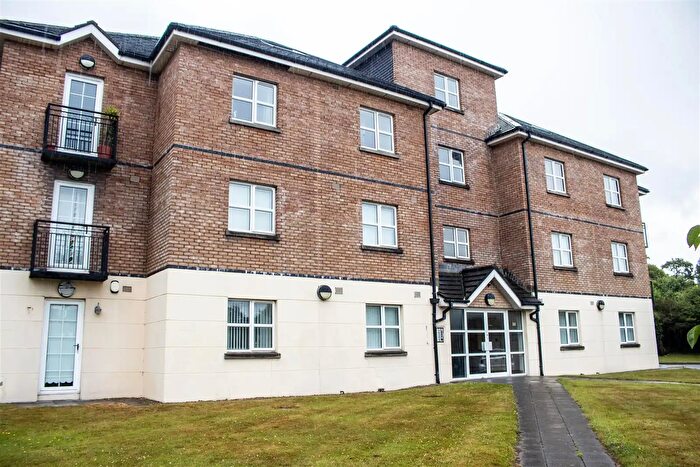 2 Bedroom Apartment / Flats For Sale In Lawnfield Grove, Newcastle, BT33
