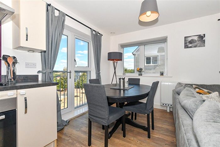 2 Bedroom Flat For Sale In The Avenue, Tunbridge Wells, Kent, TN2