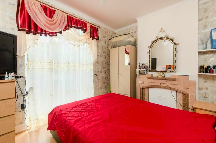 3 Bedroom Flat For Sale In Leghorn Road, Harlesden, London, NW10