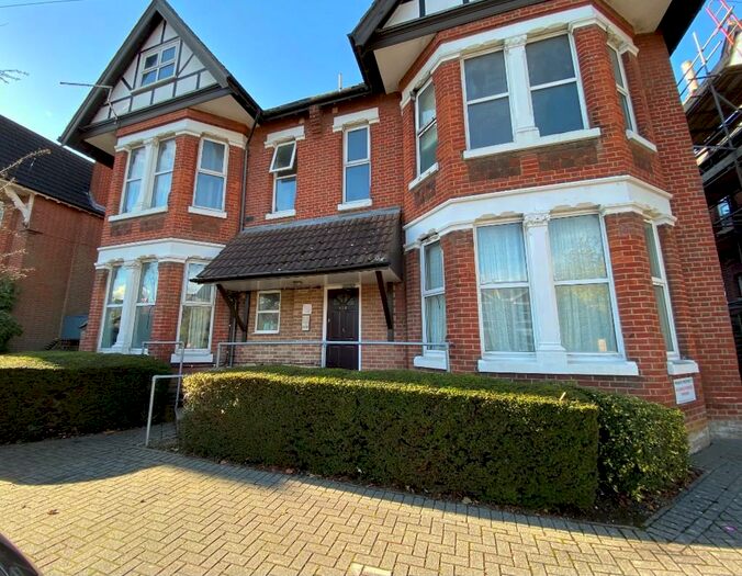 1 Bedroom Flat To Rent In Hill Lane, Southampton, Hampshire, SO15