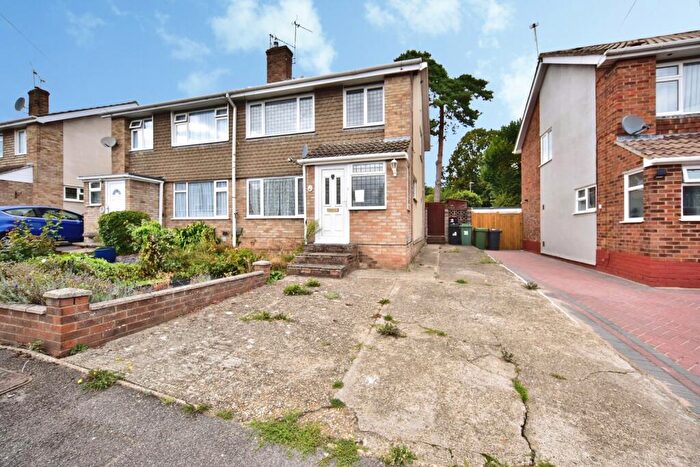 3 Bedroom Semi Detached House For Sale In Charlbury Close, Maidstone, Kent, ME16