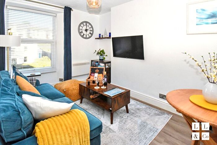 1 Bedroom Flat To Rent In Kimberley Park Road, Oyster Catcher, Falmouth, TR11