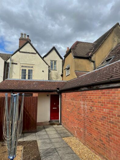 2 Bedroom Flat To Rent In Market Square, Potton, Sandy, SG19