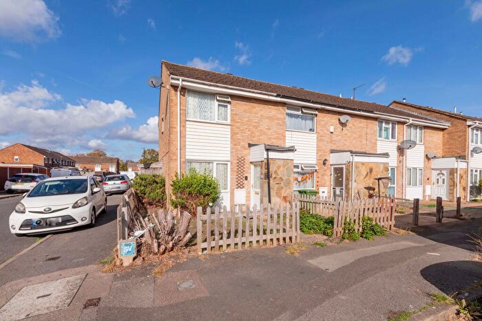 3 Bedroom End Of Terrace House For Sale In Torridge Road, Langley, SL3