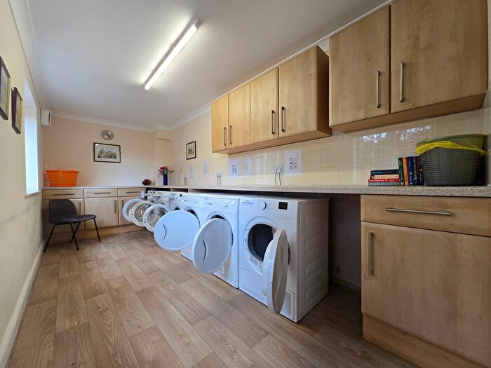 1 Bedroom Flat To Rent In Plantation Terrace, Dawlish, EX7
