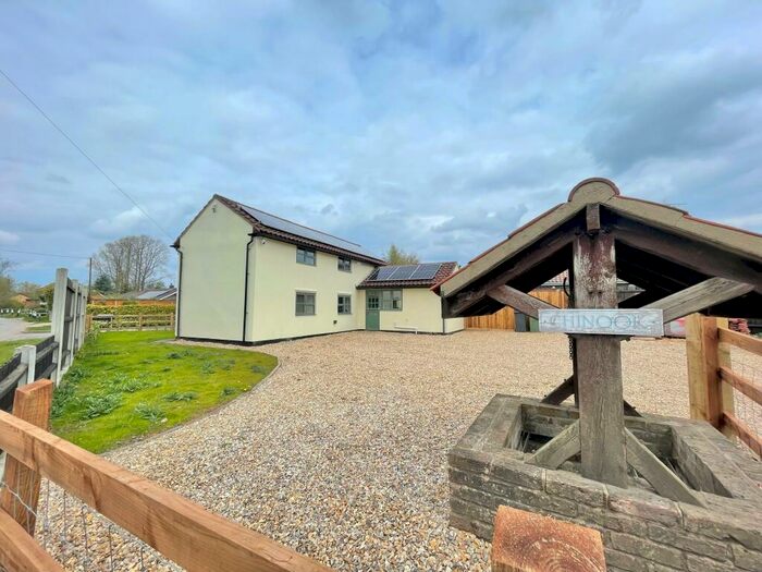 4 Bedroom Detached House To Rent In Dereham Road, PE32
