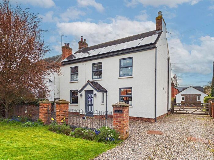 4 Bedroom Detached House For Sale In Welland Road, Hanley Swan, Worcester, WR8