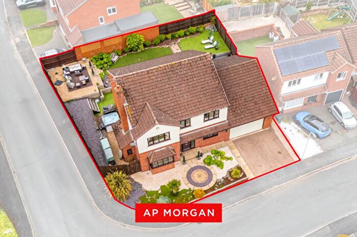 4 Bedroom Detached House For Sale In Miller Close, Bromsgrove, Worcestershire, B60