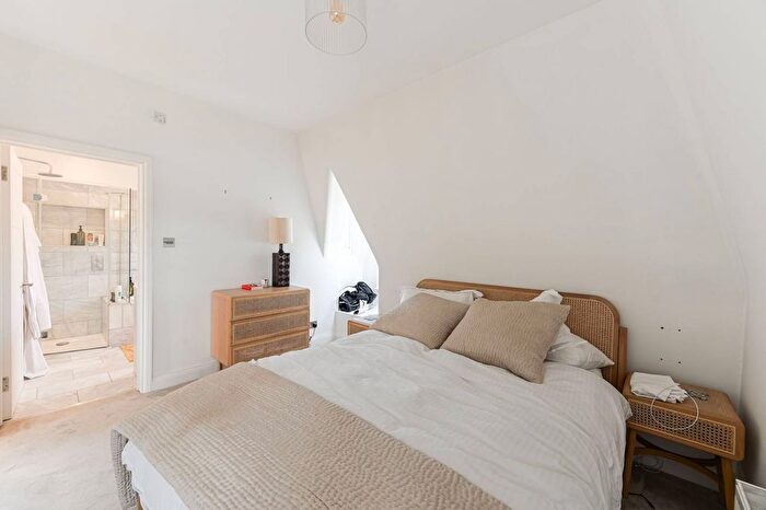 2 Bedroom Flat For Sale In Sloane Court East, Sloane Square, London, SW3