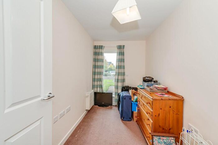 2 Bedroom Flat For Sale In Dyche Road, White Willows, S8