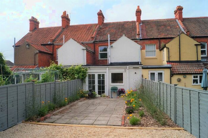 2 Bedroom Terraced House To Rent In Wells Road, Glastonbury, BA6
