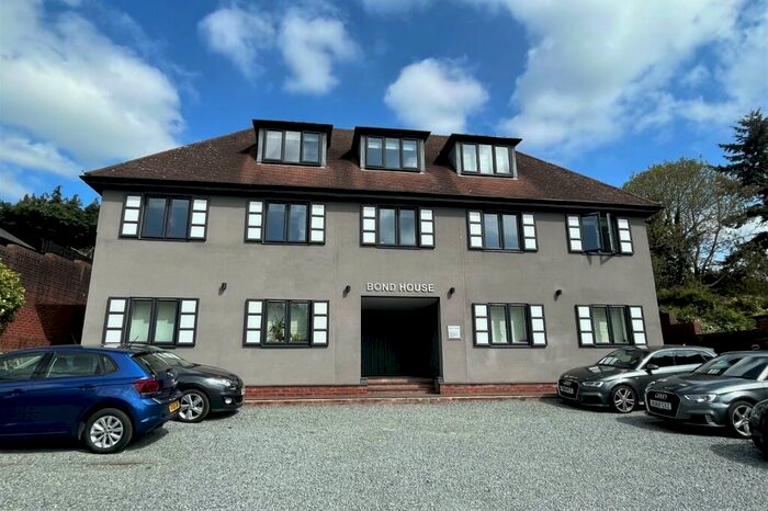 2 Bedroom Apartment To Rent In Deanway, Chalfont St. Giles, HP8