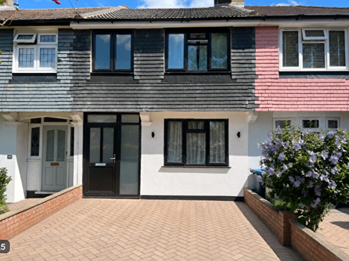 3 Bedroom Terraced House To Rent In Barnsbury Crescent, Surbiton, KT5