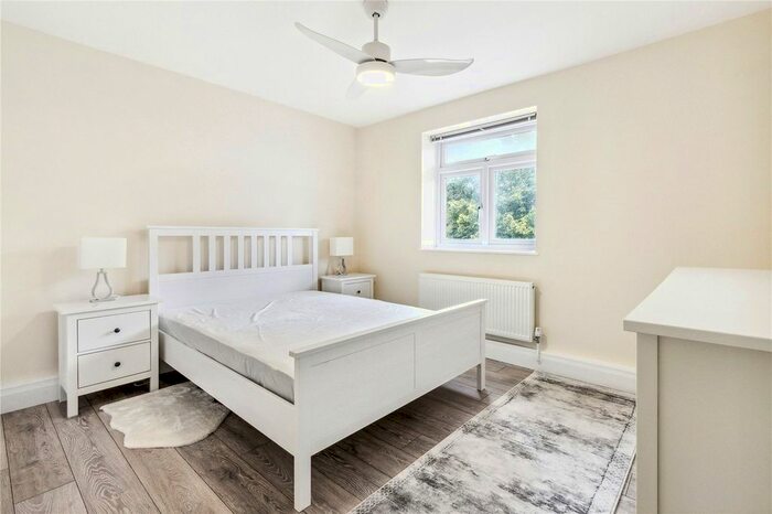 3 Bedroom Flat To Rent In Thorpe Hall Mansions, Eaton Rise, W5