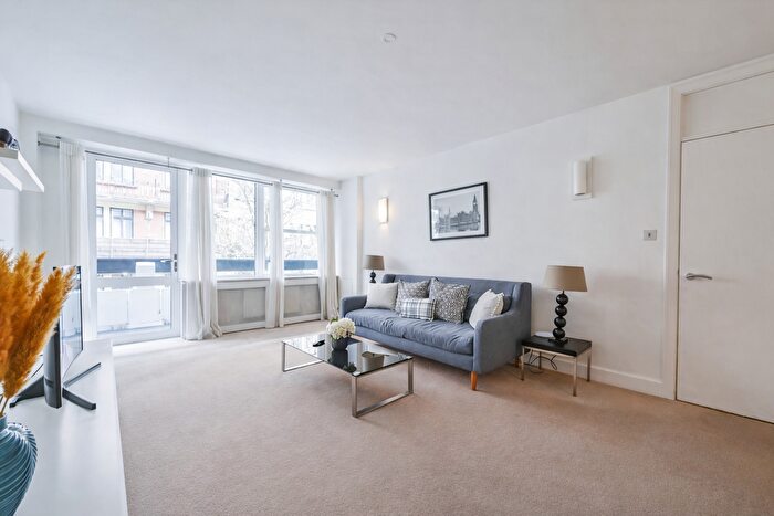 2 Bedroom Flat To Rent In Weymouth Street, London, W1W