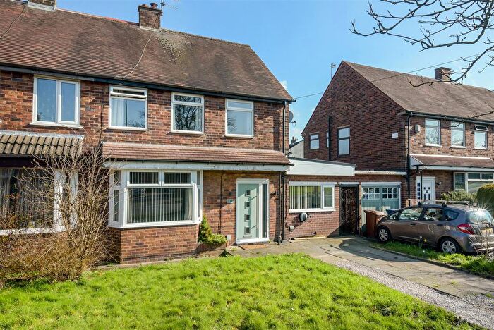 3 Bedroom Semi Detached House For Sale In Broadfield Drive, Leyland, PR25