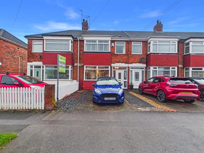3 Bedroom Terraced House For Sale In Bernadette Avenue, Hull, HU4