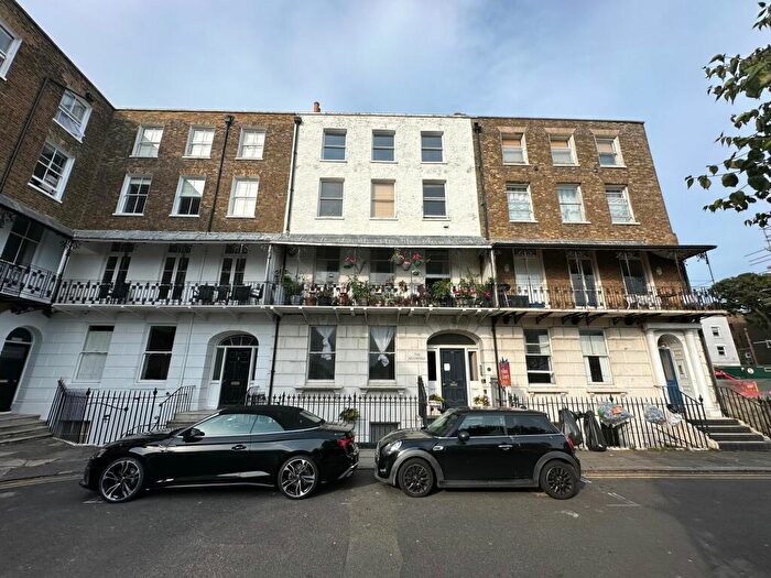 1 Bedroom Flat To Rent In Albion Place, Ramsgate, CT11