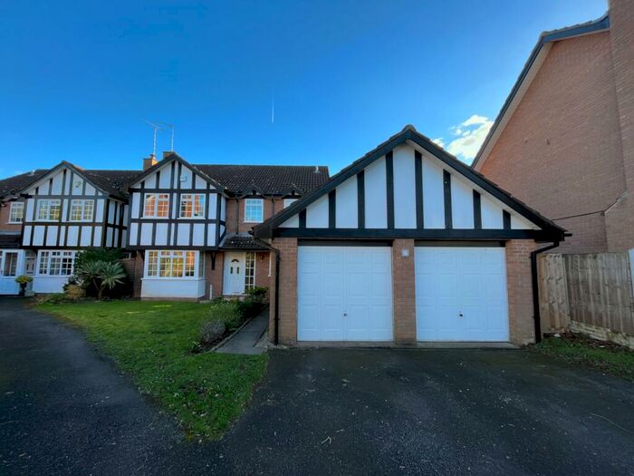 4 Bedroom Detached House To Rent In Perryford Drive, Solihull, West Midlands, B91
