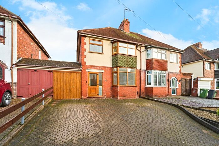 3 Bedroom Semi Detached House For Sale In Spring Road, Shelfield, West Midlands, WS4