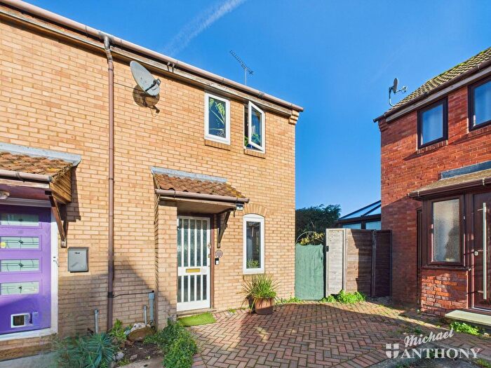 1 Bedroom End Terrace House For Sale In Aiston Place, Aylesbury, Buckinghamshire, HP20