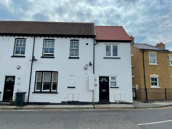 2 Bedroom Terraced House To Rent In Glebe Road, Chelmsford, CM1