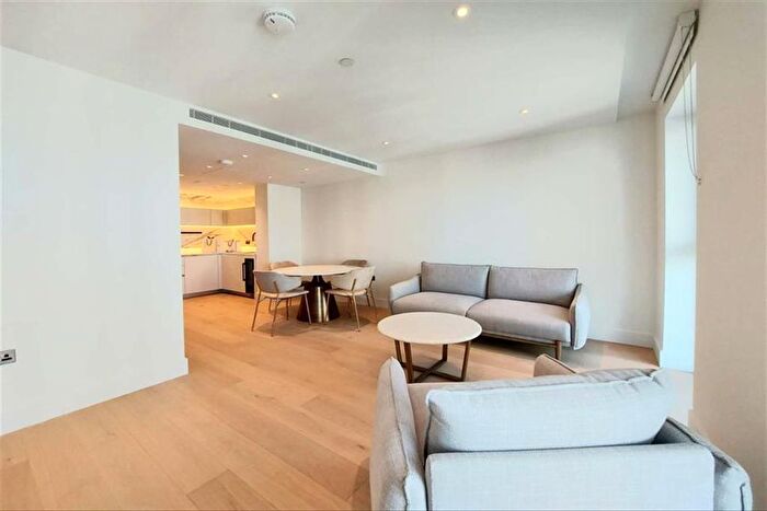 2 Bedroom Flat To Rent In Parkside Apartments, Cascade Way, W12
