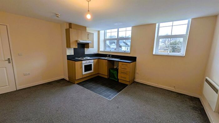 2 Bedroom Flat To Rent In Meyrick Street, Pembroke Dock, SA72