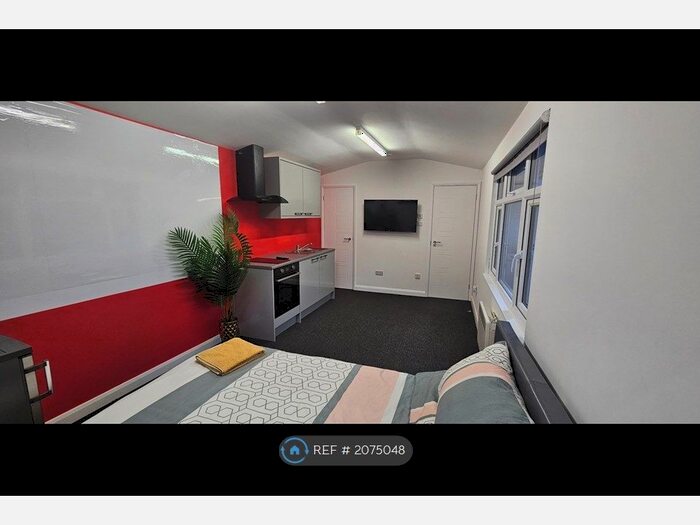 Studio To Rent In Kingshill Avenue, Northolt, UB5