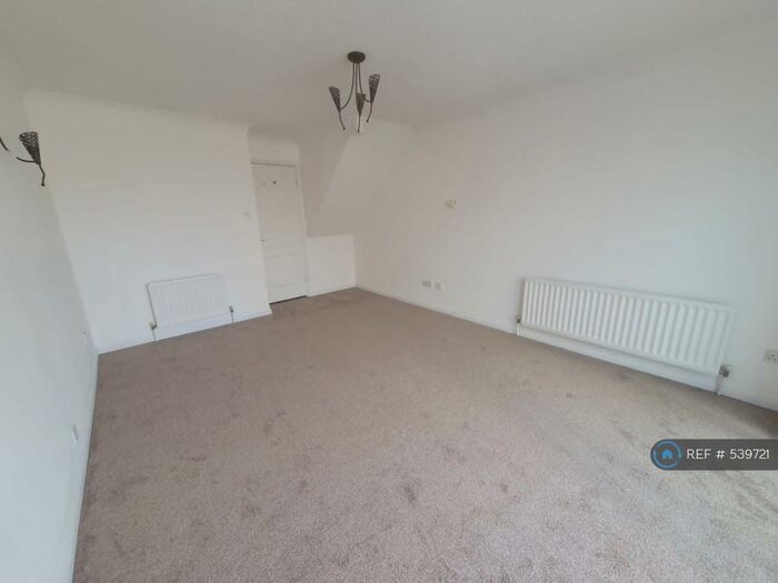 2 Bedroom Terraced House To Rent In Snipe Close, Erith, DA8