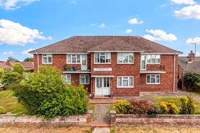2 Bedroom Apartment For Sale In St. Marys Close, Littlehampton, BN17