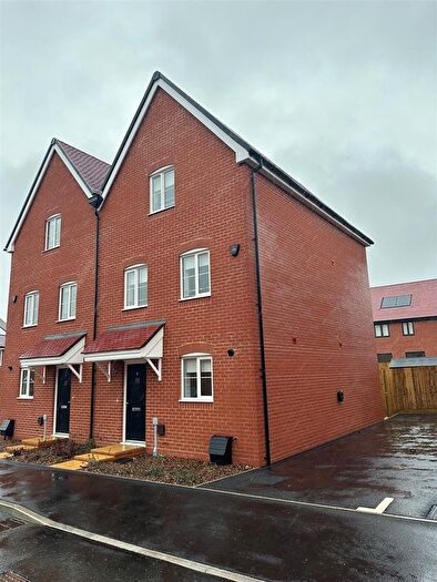 3 Bedroom Semi Detached House To Rent In Hart Road, Whiteley, Fareham, SO30