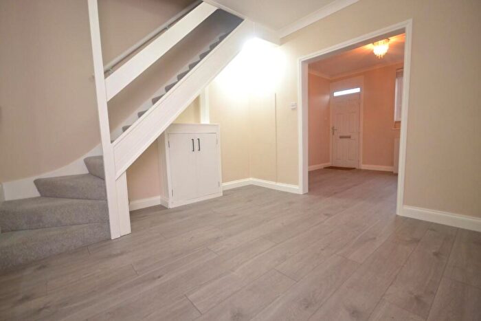 2 Bedroom House To Rent In Pell Street, Reading, RG1