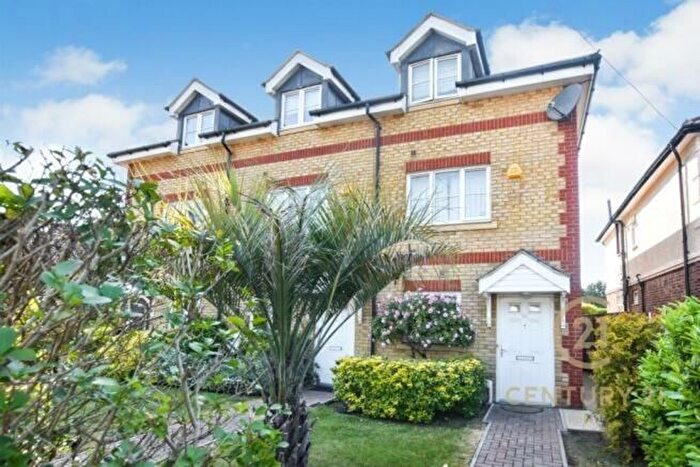 4 Bedroom Town House For Sale In Ruxley Lane, West Ewell, Epsom, KT19