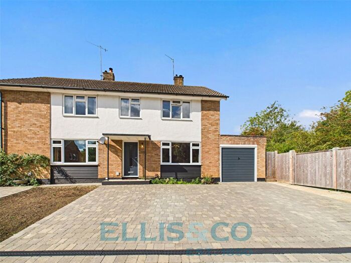 3 Bedroom Semi-Detached House For Sale In Elmshurst Gardens, Tonbridge, Kent, TN10