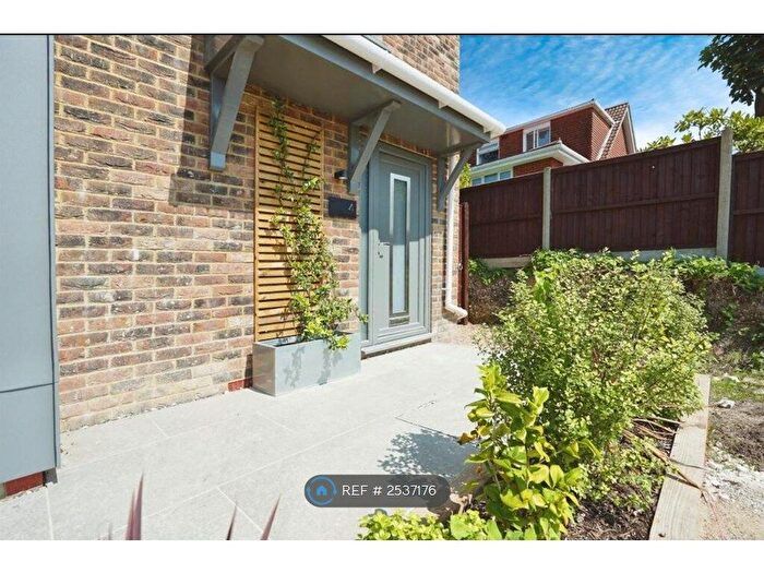 4 Bedroom Semi-Detached House To Rent In Crescent Drive North, Brighton, BN2