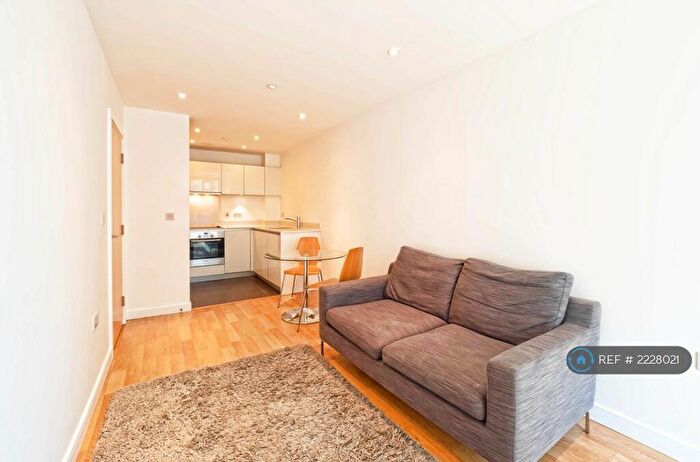 1 Bedroom Flat To Rent In Residence Tower, London, N4