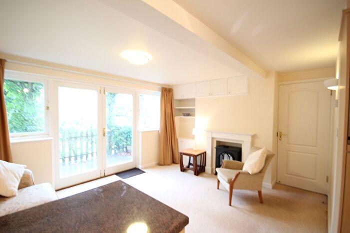 1 Bedroom Flat To Rent In Summerhill Road, Bath, BA1