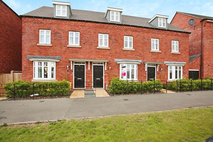 3 Bedroom Terraced House For Sale In Station Avenue, Houlton, Rugby, CV23