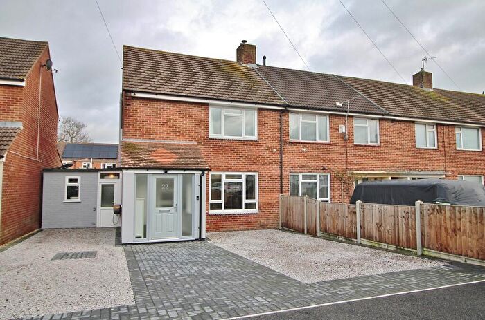 3 Bedroom End Of Terrace House For Sale In Blackthorn Road, Hayling Island, PO11