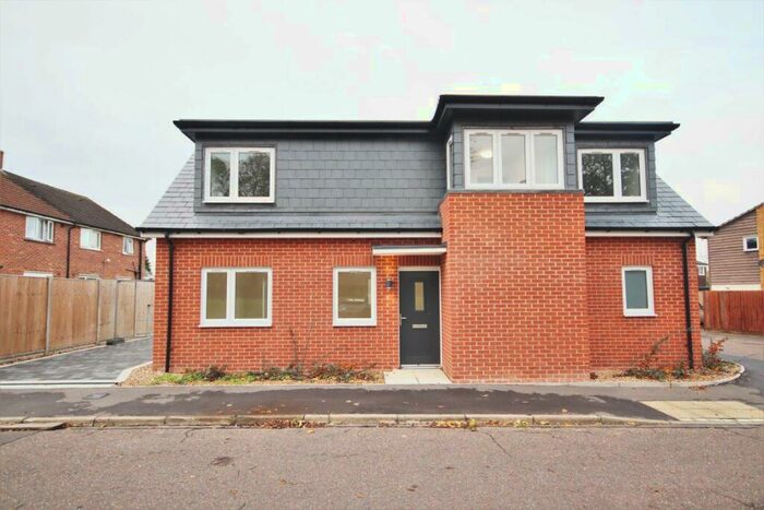 2 Bedroom House To Rent In Dunsmore Close, CB5