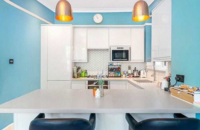 1 Bedroom Flat For Sale In Christchurch Road, SW2