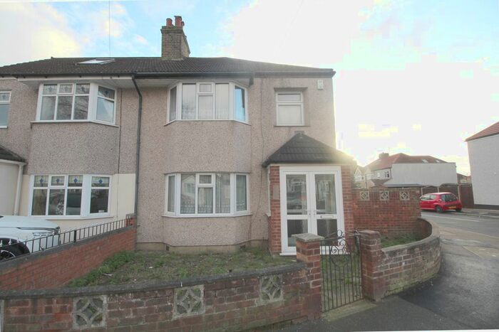 3 Bedroom End Of Terrace House To Rent In Elsa Road, Welling, DA16