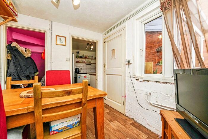 3 Bedroom Terraced House For Sale In Windsor Road, Evesham, Worcestershire, WR11
