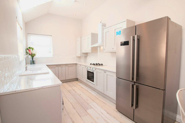 8 Bedroom Flat To Rent In A Smithdown Road, Liverpool, L15