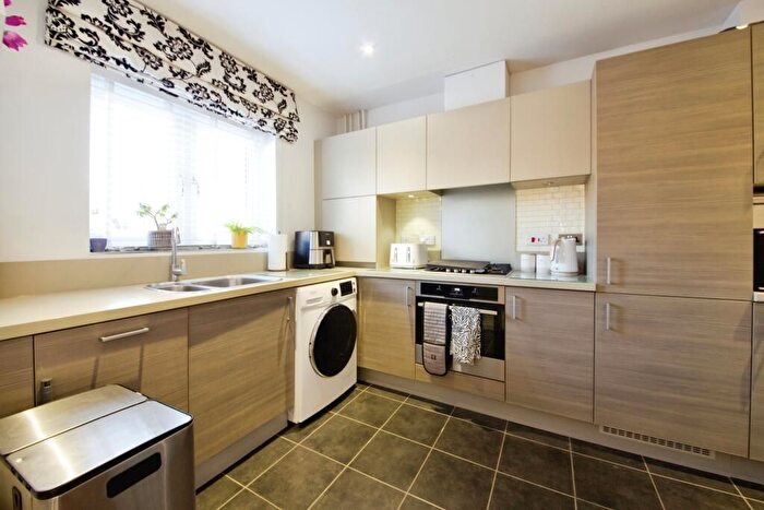 3 Bedroom Semi-Detached House To Rent In Noahs Close, Enfield, EN3