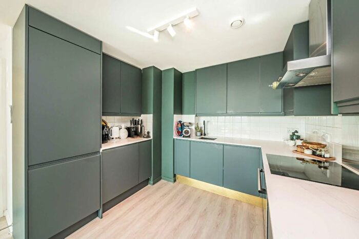 2 Bedroom Flat For Sale In Admiral House, Nine Elms, SW8