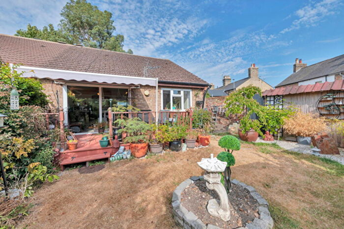 3 Bedroom Semi-Detached House For Sale In Grove Court, Godmanchester, Huntingdon, PE29
