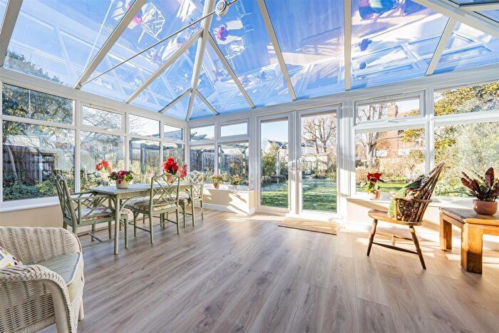 4 Bedroom House For Sale In Queens Road, Datchet, Slough, SL3